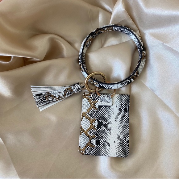 Snake Skin Print Keychain Bracelet - Picture 8 of 10